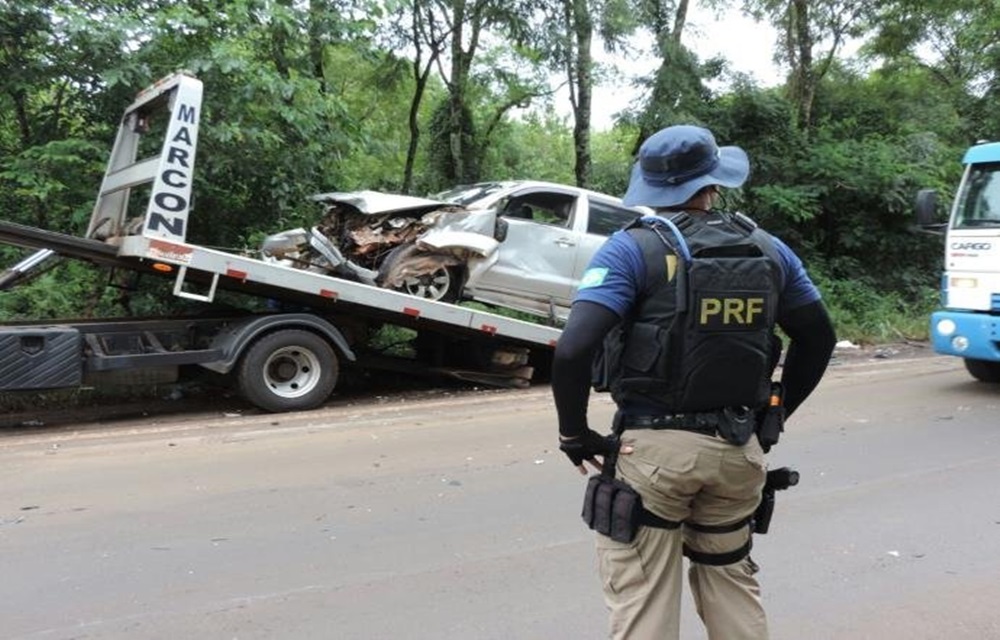 Ir para  <p>Uma mulher de 61 anos morreu e outras quatro ficaram gravemente feridas em um acidente de tr&acirc;nsito na BR 285, em Panambi, na regi&atilde;o do Planalto M&eacute;dio. O acidente envolveu quatro ve&iacute;culos e...